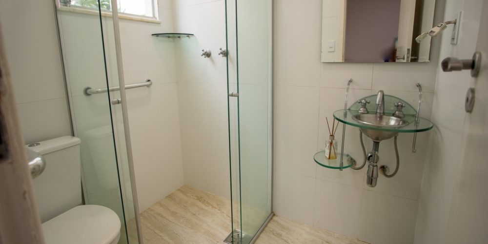 1365_3527_17